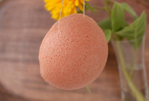 Burete de fata din fibre naturale Konkaj pentru ten sensibil