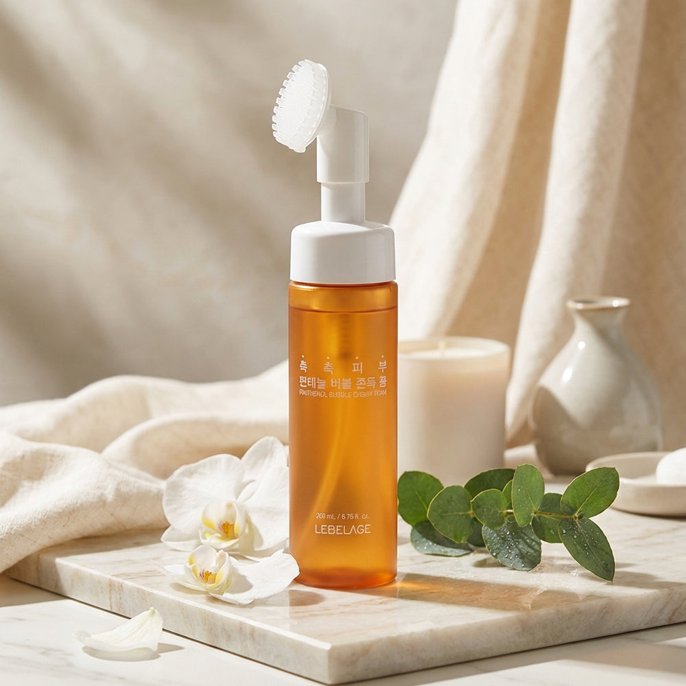 Spumă curățare cu panthenol, flacon cu perie silicon incorporata 200 ml Lebelage